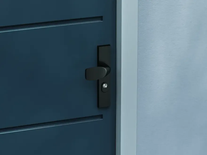 AXA veiligheidsbeslag Edge voordeur zwart langschild met SKG 3-sterren 72 mm