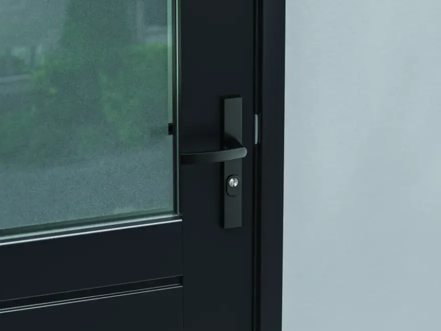 AXA veiligheidsbeslag Edge achterdeur zwart smal schild met SKG 3-sterren 72 mm