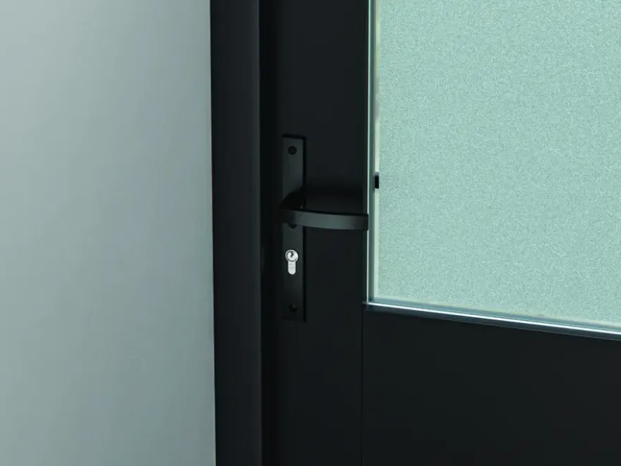AXA veiligheidsbeslag Edge achterdeur zwart smal schild met SKG 3-sterren 72 mm