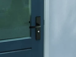 AXA veiligheidsbeslag Edge achterdeur zwart langschild met SKG 3-sterren 72 mm