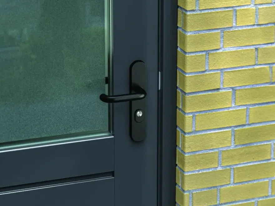AXA veiligheidsbeslag Oval achterdeur zwart langschild met SKG 3-sterren 72 mm