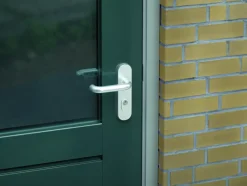 AXA veiligheidsbeslag Oval achterdeur aluminium kortschild met SKG 3-sterren 72 mm