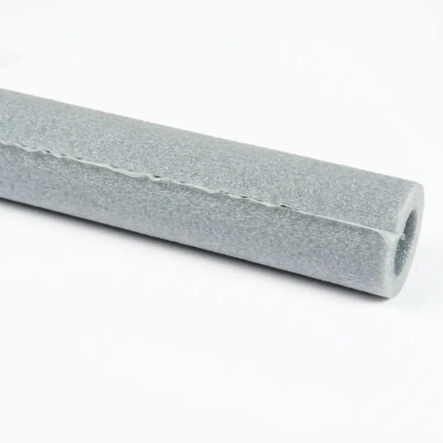 Buisisolatie voor 22 mm buis grijs lengte 1 m met plakstrip