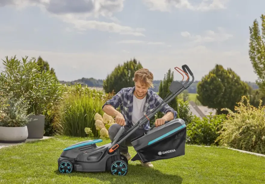 Gardena 2x18V grasmaaier Powermax P4A 37cm incl. twee 4.0Ah accu's + lader